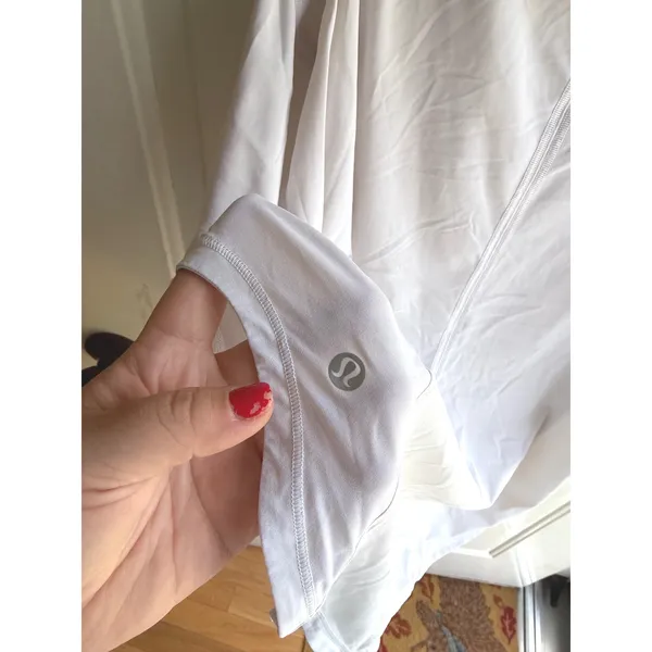 Lululemon Women's White Sculpt Mesh Back Relqxed Fit Tank Sz 12 - Image 7