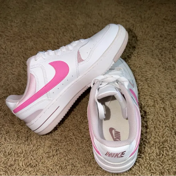 Women’s Nike Gamma Force Playful Pink Size 8 - Image 2