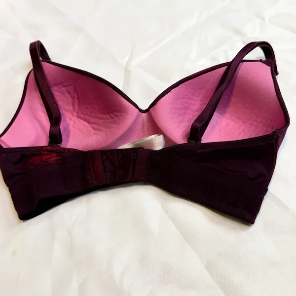 Victoria’s Secret Pink Wireless Bra 32C - Image 8