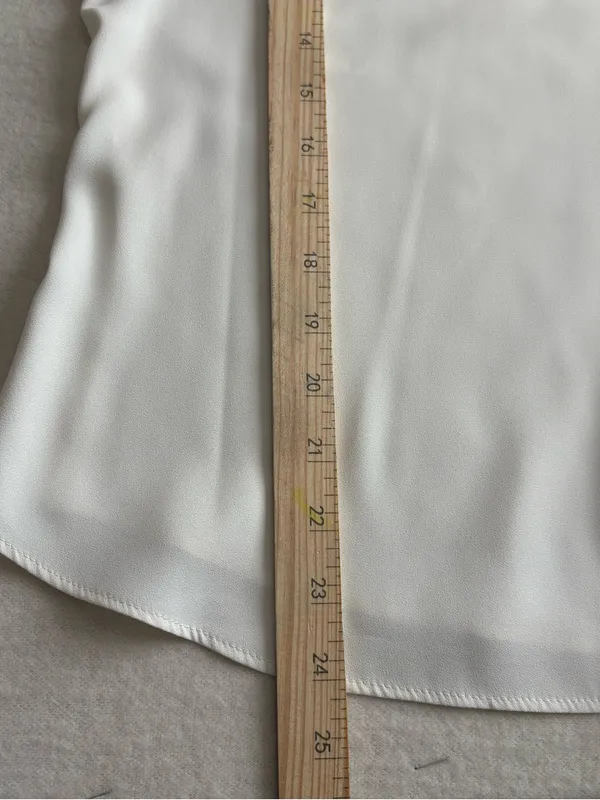 White House Black Market White V-Neck Short Sleeve Blouse - Image 7