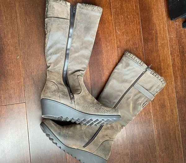 Hokus Pocus boots in excellent condition preowned size 10 - Image 11
