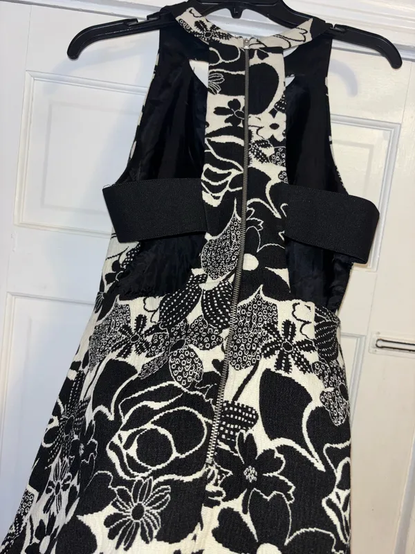 Zara Basic White Black Sleeveless Fit and Flare Dress S Floral Cut Out Back - Image 9