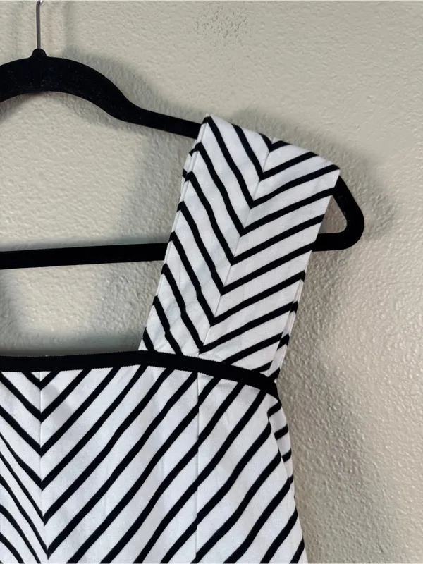 Maeve Anthropologie Black White Striped Scalloped Crop Blouse Womens S Summer - Image 9