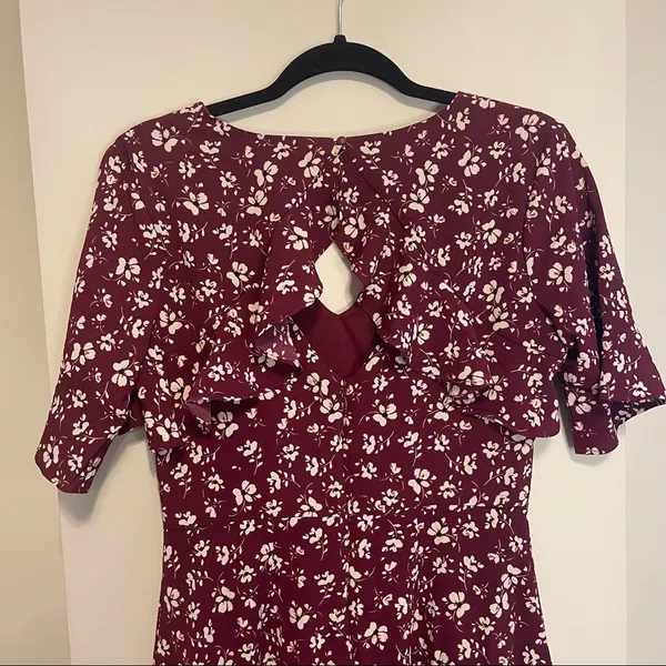 Charlotte Russe Maroon and White Floral Fit and Flare Ruffle Dress Size Medium - Image 10