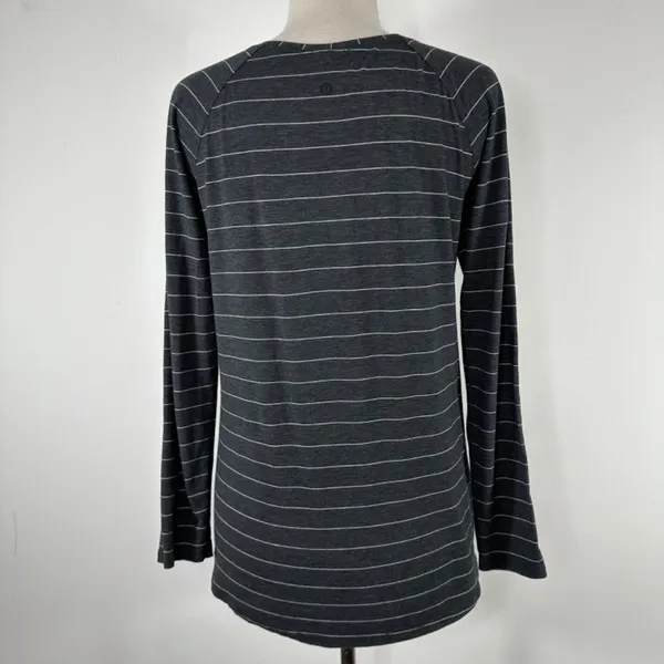 Lululemon Women's Shirt Sz 8? Long Sleeve Dark Gray White Stripe NO SZ TAG - Image 5