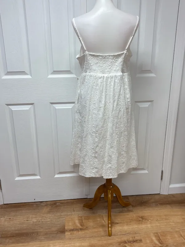 Nanette Lepore White‎ Sleeveless Embroidered Dress With Pockets- Size 14. - Image 14
