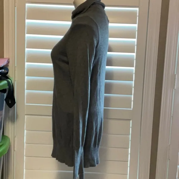 Mossimo Supply Co. Gray Turtleneck Sweater - Image 4
