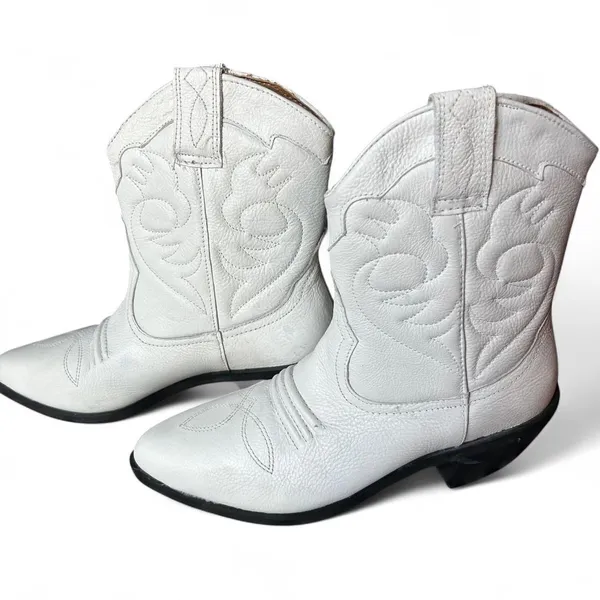 White Urban Outfitters Cowgirl Boots – Size 6, Never Worn! - Image 2