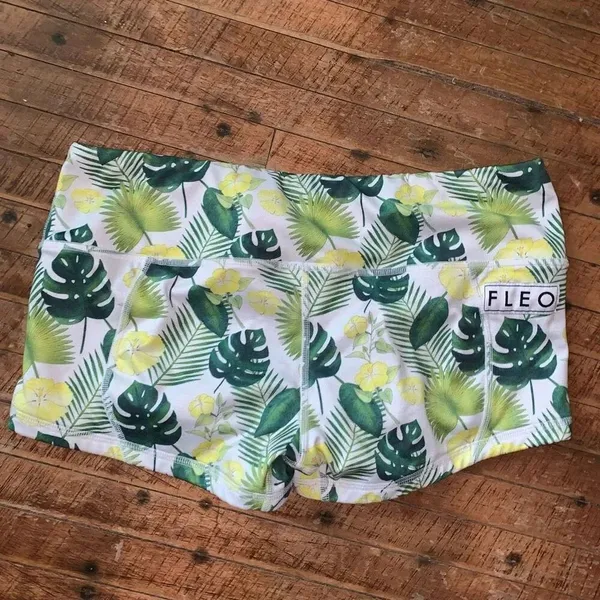 Cleo palm tree print contour barbella low rise shorts - Image 3