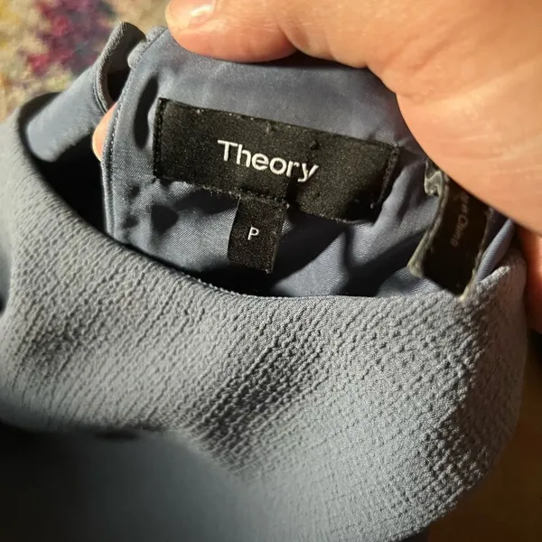 Theory‎ small blue top - Image 7