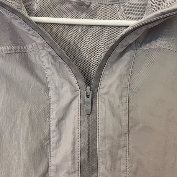 Lululemon Lightweight Full Zip Jacket Windbreaker In The Clear Size 6 Purple - Image 5