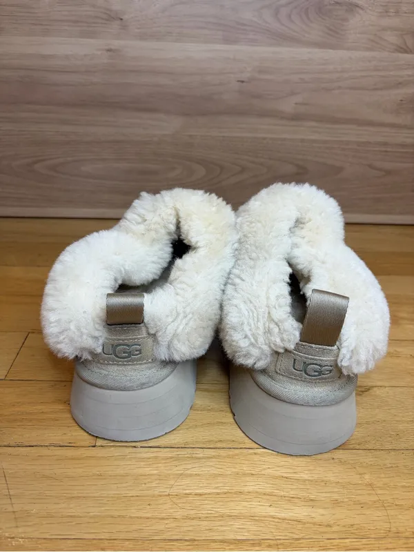 Women's Ugg Tazzelle - Size 7 - Image 4
