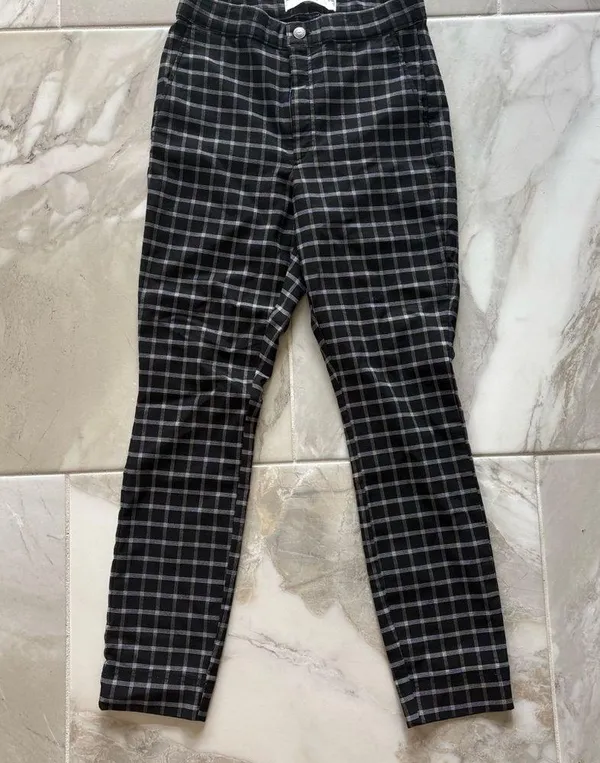 Hollister Black and White Checkered Ankle Pants - Image 3