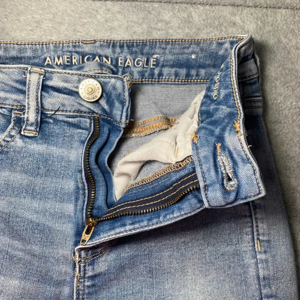American Eagle Skinny Jeans Womens Sz 2 Light Wash Ripped Distressed EUC Stretch - Image 4
