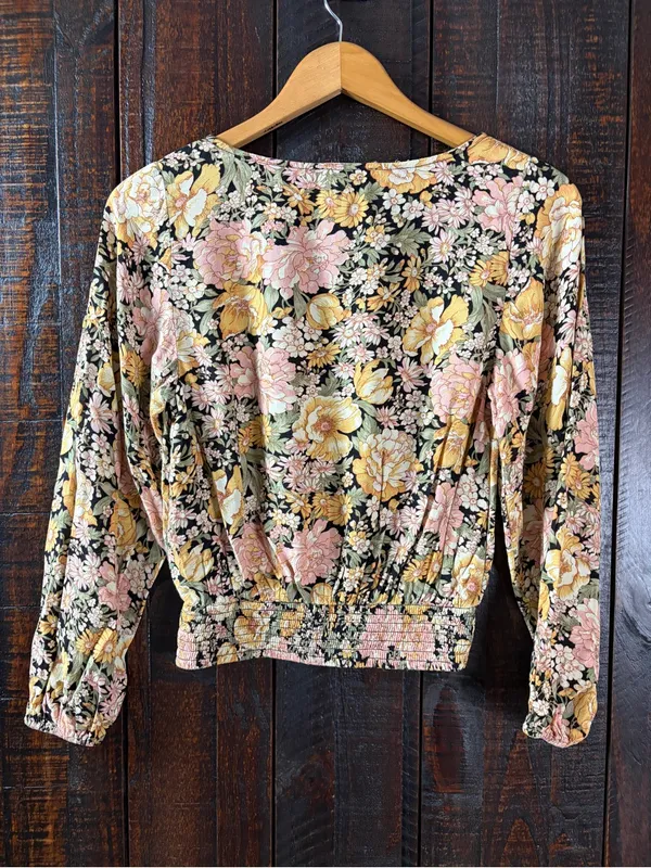 American Eagle Floral Faux Wrap-Front Smocked Hem Top - XS - Image 8