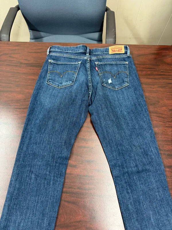 Levi’s 711 Skinny Jeans Size 28 - Image 4