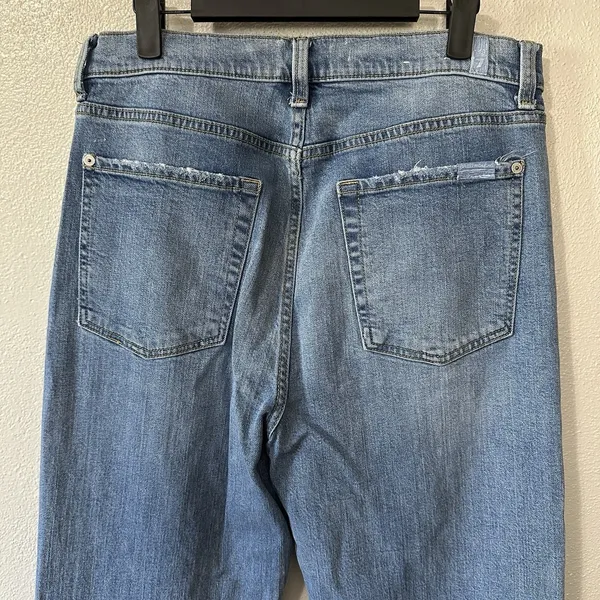7 For All Mankind Ultra High Rise Dojo‎ Flare Jeans Womens Size 31 Light Wash - Image 4