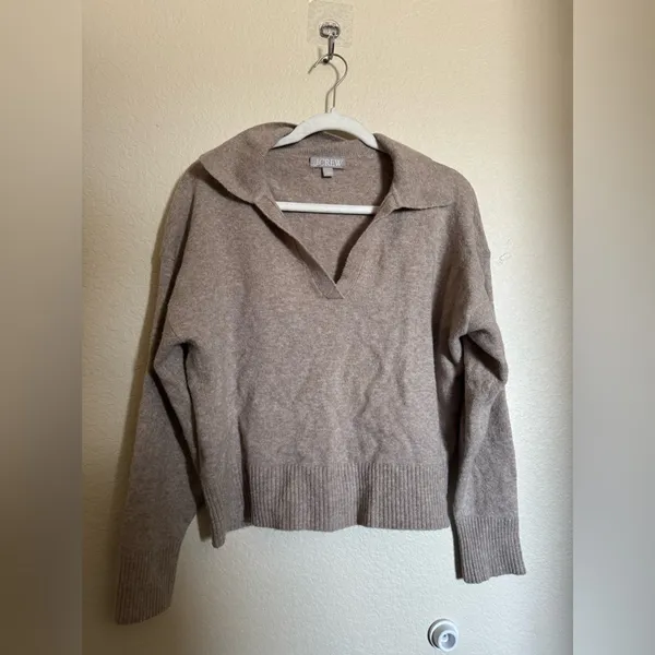 J. Crew Polo Knit Sweater Extra Soft Yarn Sz M in Tan Collared Office Minimalism - Image 3