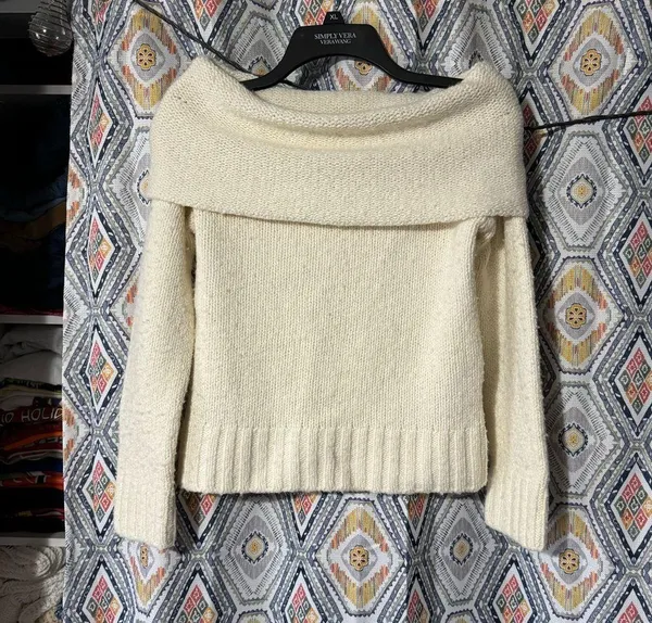 Anthropologie off the shoulder sweater - Image 4