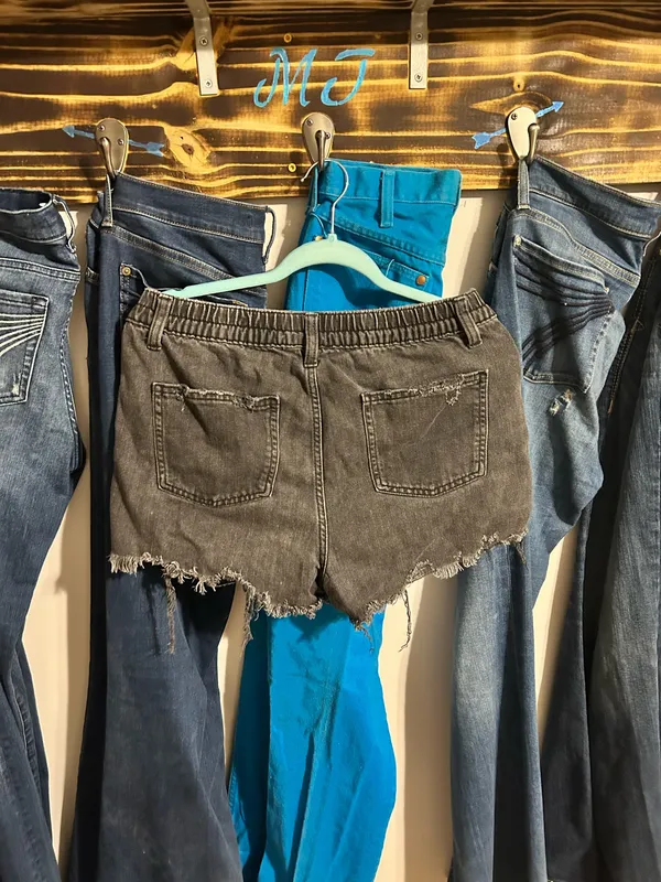 American Eagle Jean Shorts - Image 3