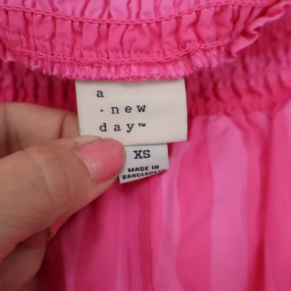A New Day 2-Piece Set Womens XS Smocked Tube Top Striped Shorts Pink Excellent - Image 6