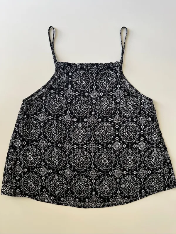 Universal Thread Black White Medallion Print Cotton Tank Top Size S - Image 3