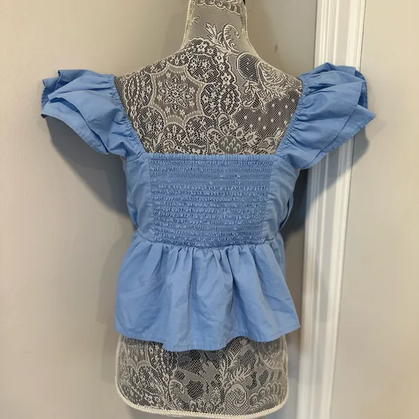 Abercrombie & Fitch Flutter Sleeves Poplin Smocked Back Babydoll Mall Brand Top - Image 2