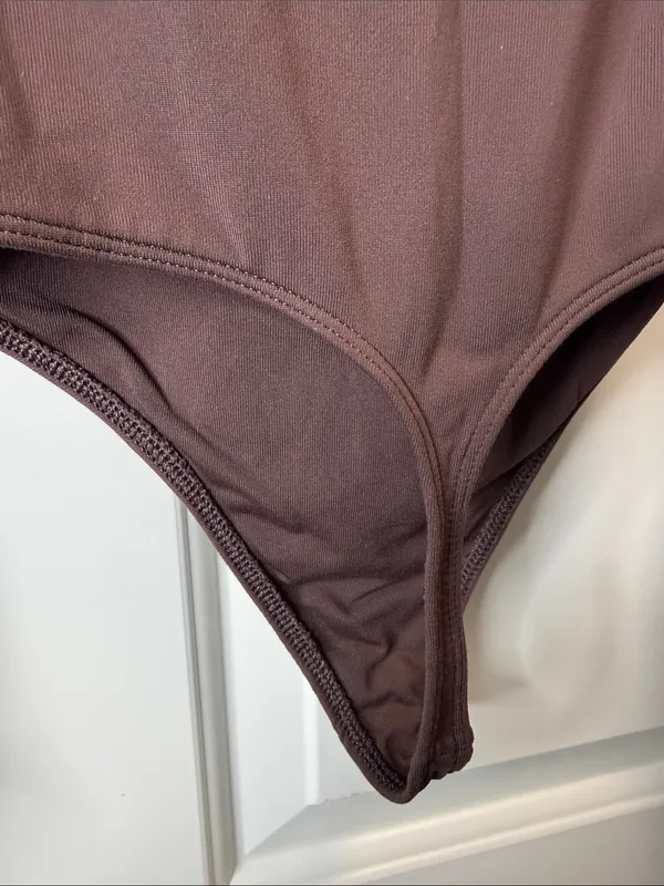 Aritzia Babaton Squareneck Bodysuit Long Sleeve Brown XS - Image 5