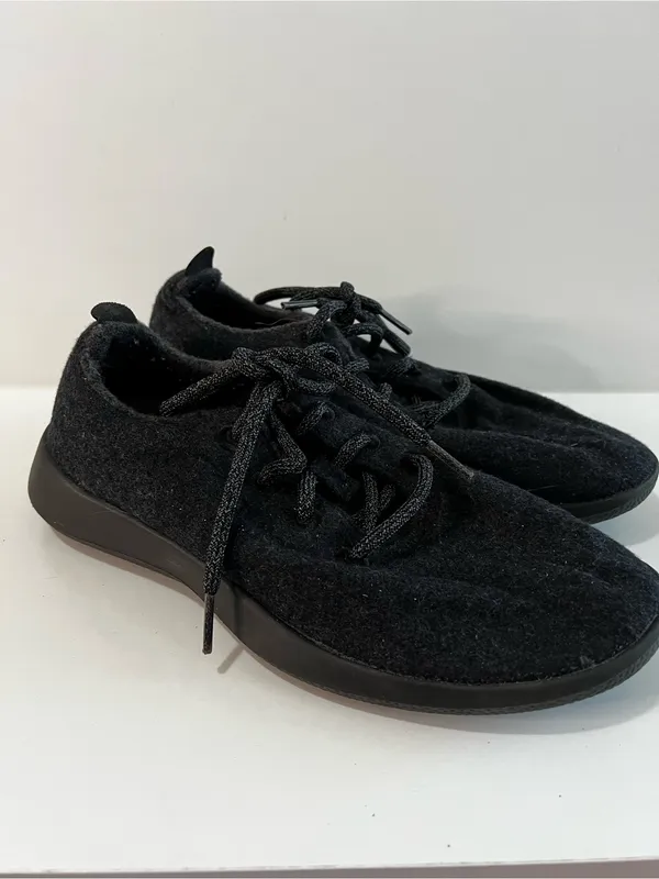 Allbirds Women’s WR Wool Runner Raven Dark Gray Merino Wool Shoes - Image 2