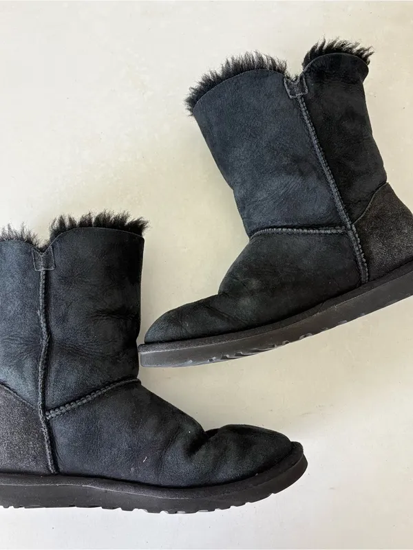 Ugg Women’s Classic Bailey Button Boots Black Suede Leather Size 8 - Image 5