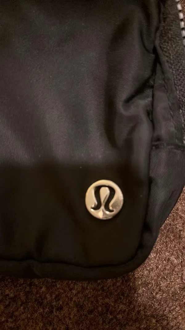 Black Lululemon Belt Bag Everywhere - Image 4