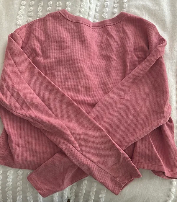 Aritzia Pink Long Sleeve - Image 2