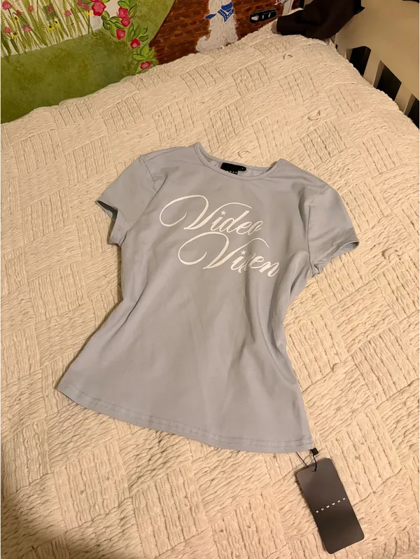 Graphic Urban Outfitters - Image 2