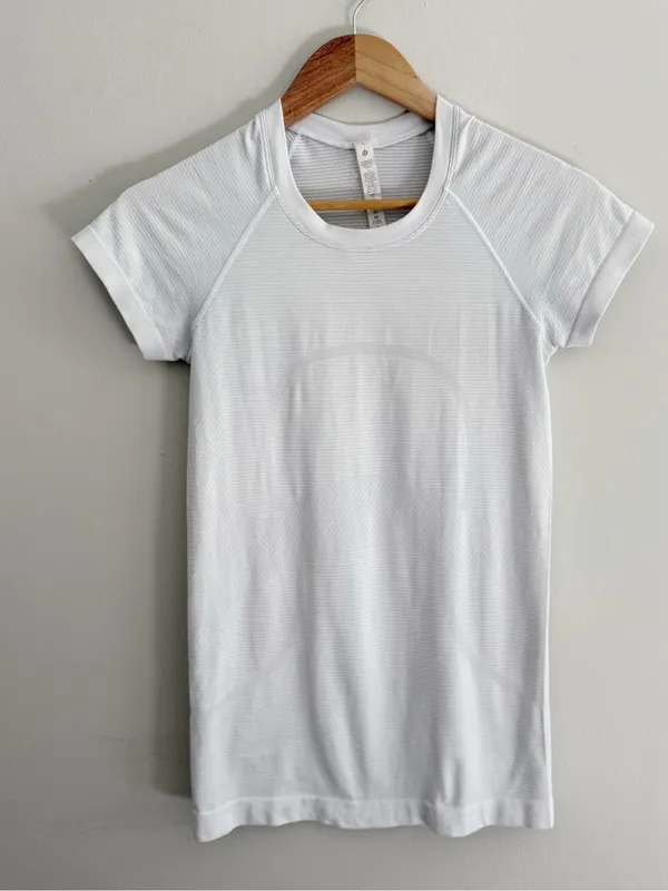 Lululemon Swiftly Tech Short Sleeve Shirt size 4 - Image 2