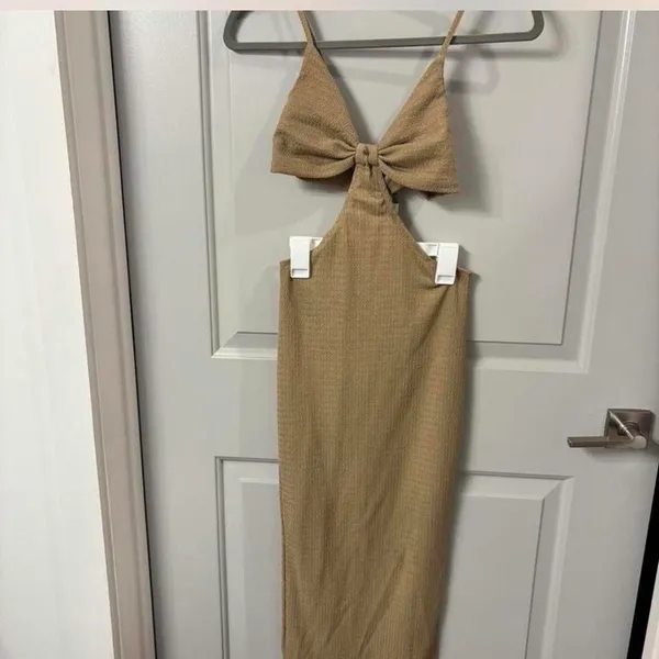 Shein Maxi Cut-Out Dress - Image 3