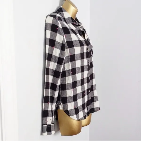 American Eagle Black and White Plaid Flannel with Pink Hearts - Image 4