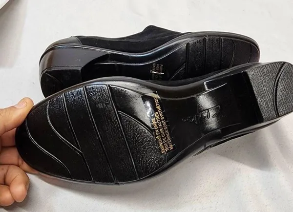 Clarks Black Leather Strappy Mary Jane Heels Women’s 7.5 - Image 4