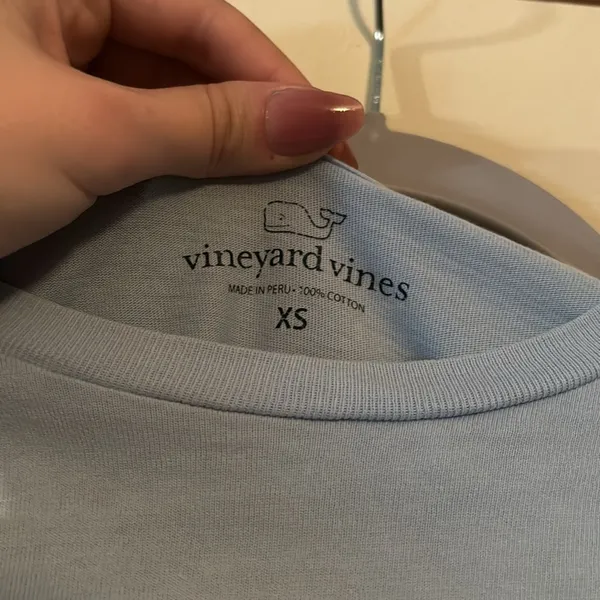 Vineyard Vines Blue Longsleeve size xs - Image 5