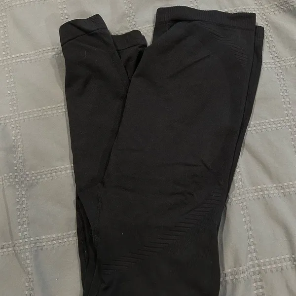 Black Maternity Butt Lifting Pregnancy Leggings – Over-Belly Support – NWOT - Image 2