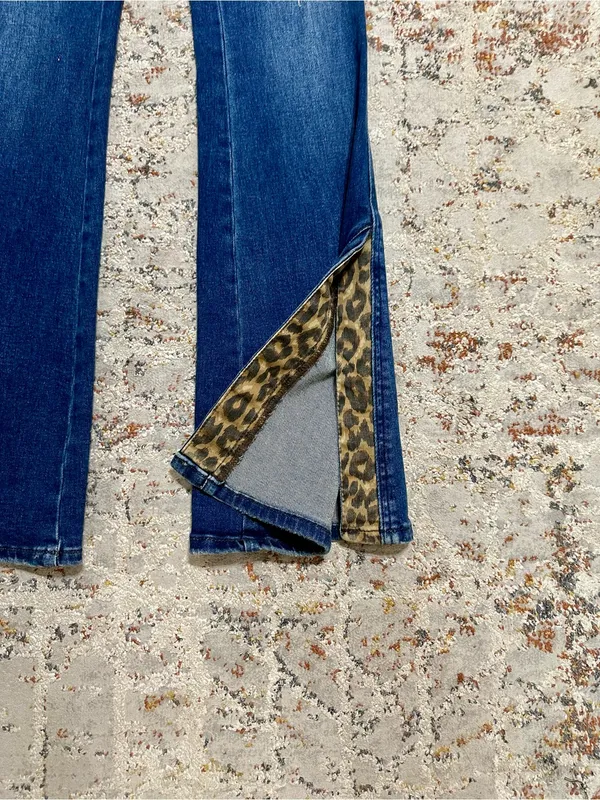 Vervet Flare Jeans Leopard Slit Size 26 - Image 4