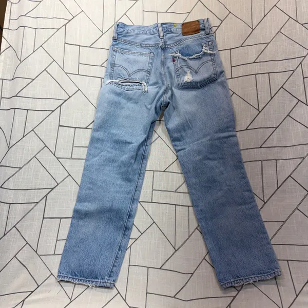 Levi's Wedgie Straight Jeans 27 Blue Light Wash‎ Distressed Ripped High Rise - Image 2