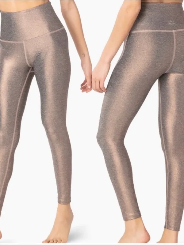 Beyond Yoga Dusted High Waisted Midi legging in Rose Gold size Small - Image 2