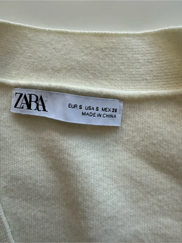 Zara V-Neck Oversized Cardigan Size Small Cream - Image 7