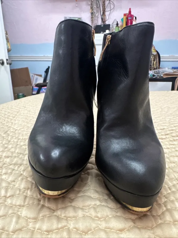 Vince Camuto 6B/36 Dira Black Leather Platform Stiletto Ankle Booties Gold Trim - Image 6