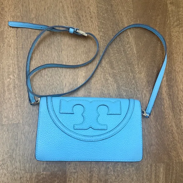 Tory Burch All-T Combo Large Embossed Blue Crossbody Leather bag EUC - Image 3