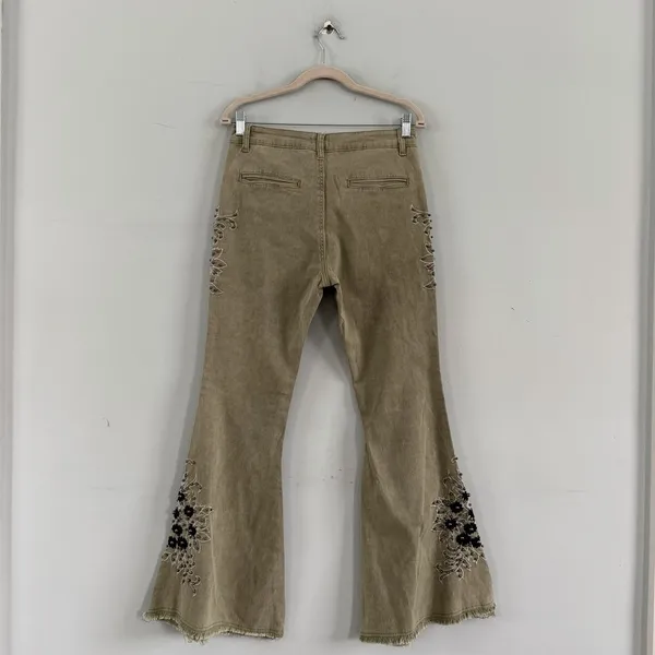 NWT‎ POL Glamour Groove Floral Embroidered Beaded Boho Green Flare Jeans - Image 6