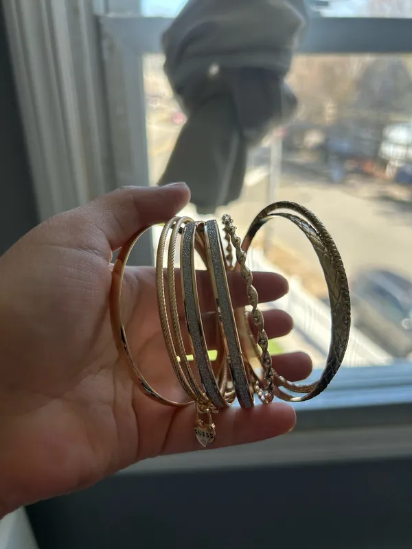 Guess Bracelet Gold - Image 3