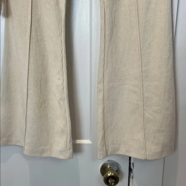 Aerie TWO PIECE SET Cream Women's velour Flare Pants & Jacket size small. - Image 7