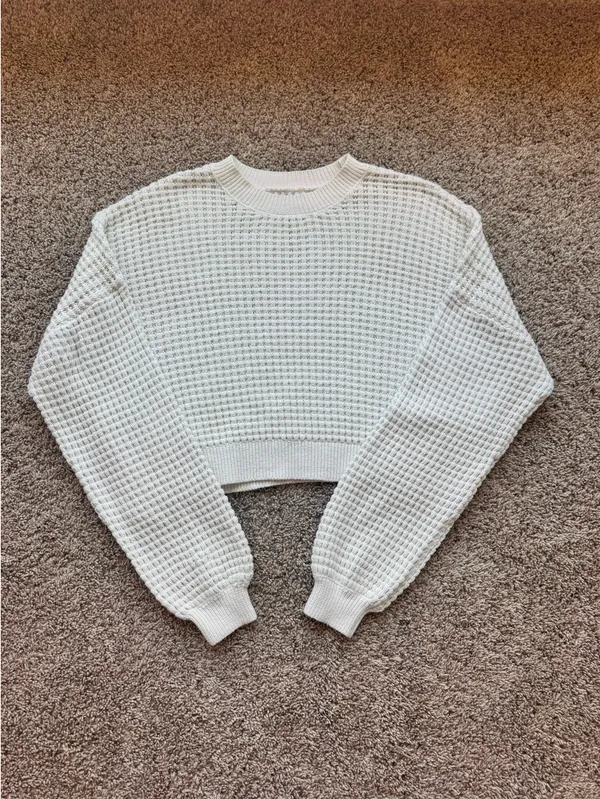 Hollister White Sweater Cropped - Image 2