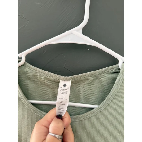 Yogalicious Kathleen Ribbed Long Sleeve Top Built-in Bra Sage Green Large - Image 2